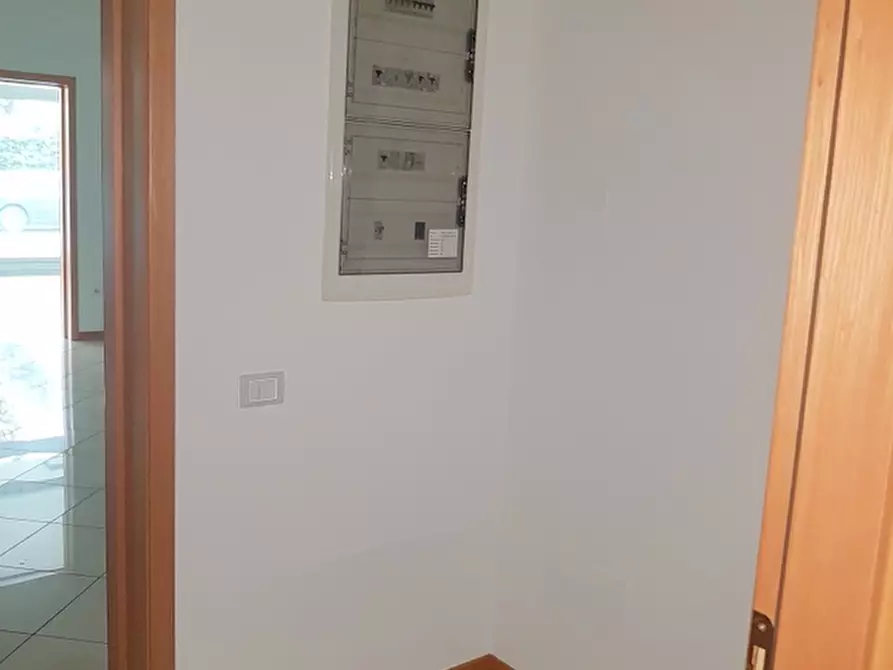 Immagine 5 di Negozio in affitto  in via trieste a Mestrino