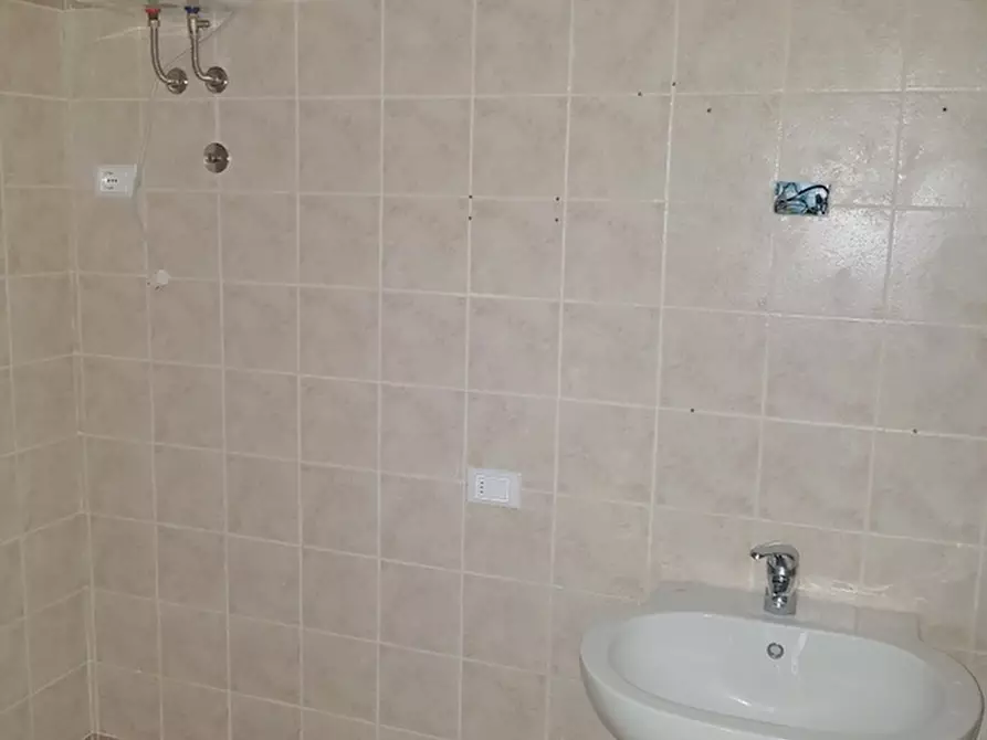 Immagine 6 di Negozio in affitto  in via trieste a Mestrino