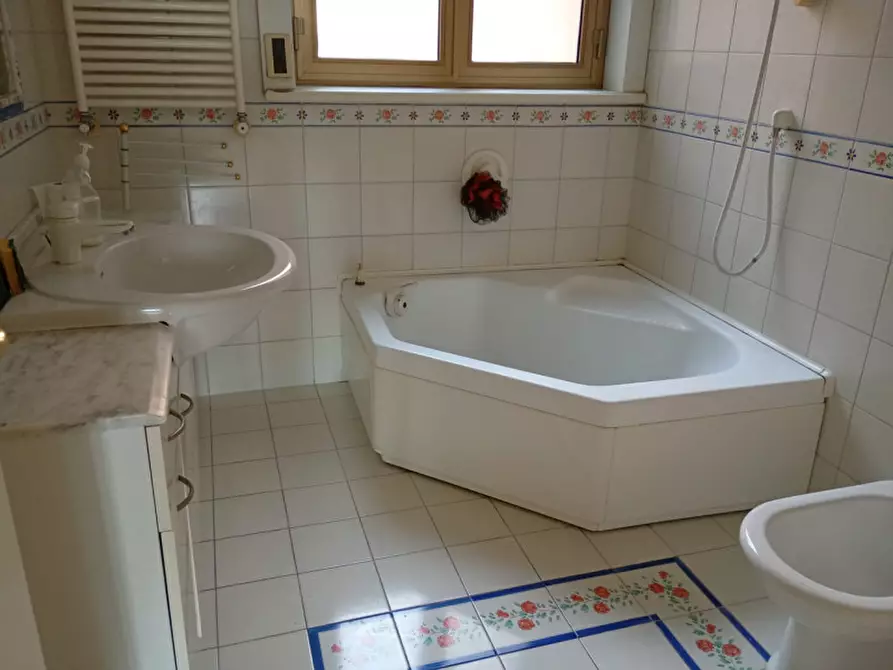 Immagine 37 di Appartamento in affitto  in Via Annunziata 28 a Napoli