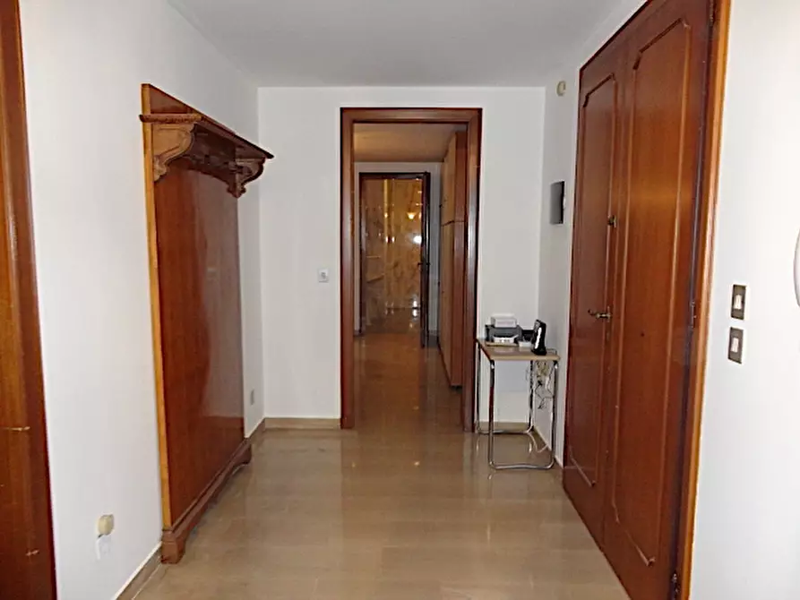 Immagine 4 di Appartamento in vendita  in Largo Europa a Padova
