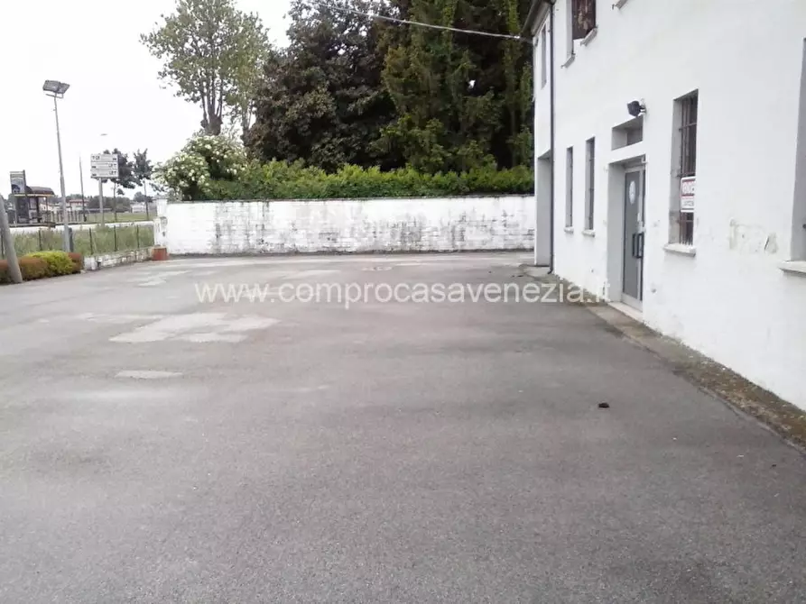 Immagine 2 di Negozio in vendita  in terraglio a Venezia