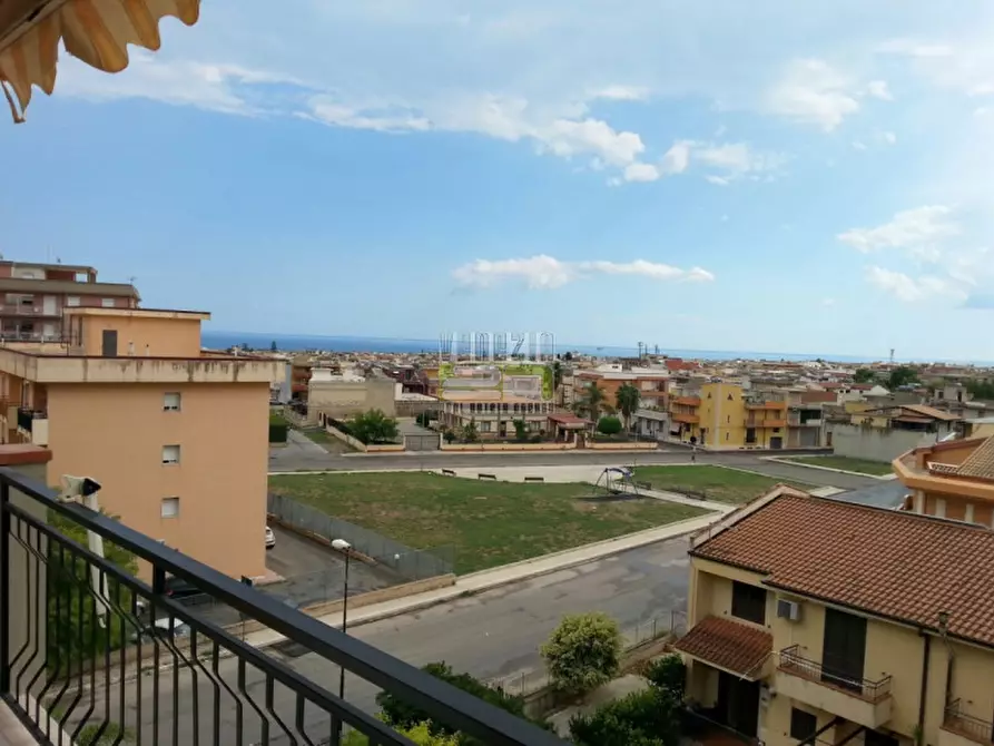 Immagine 1 di Appartamento in affitto  in Via Falcone a Avola