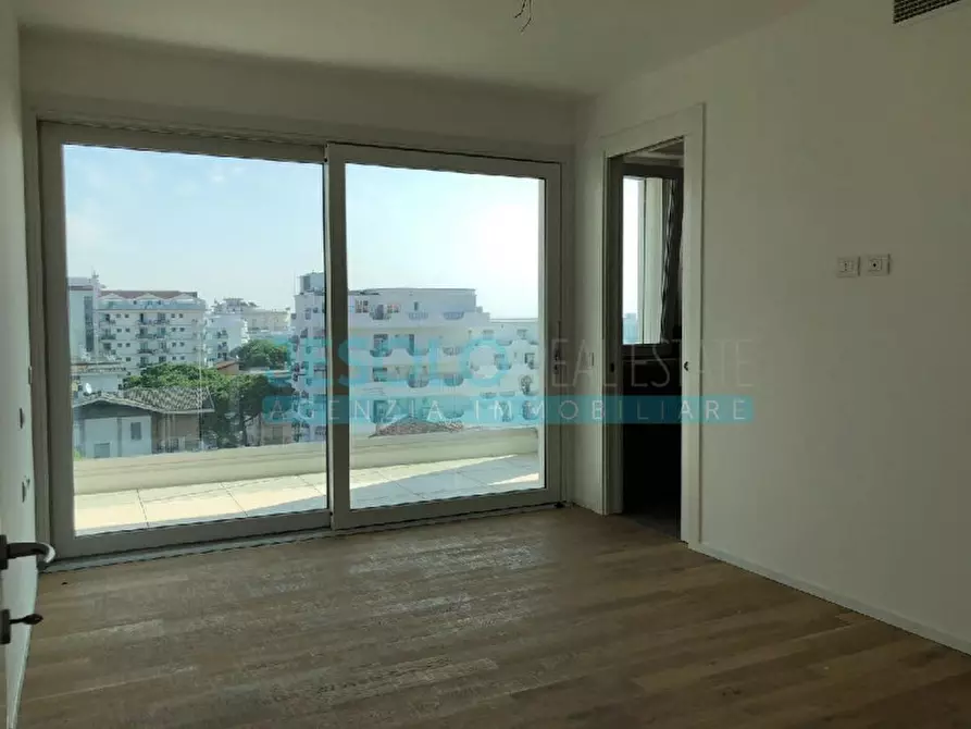 Immagine 3 di Appartamento in vendita  in piazza mazzini a Jesolo