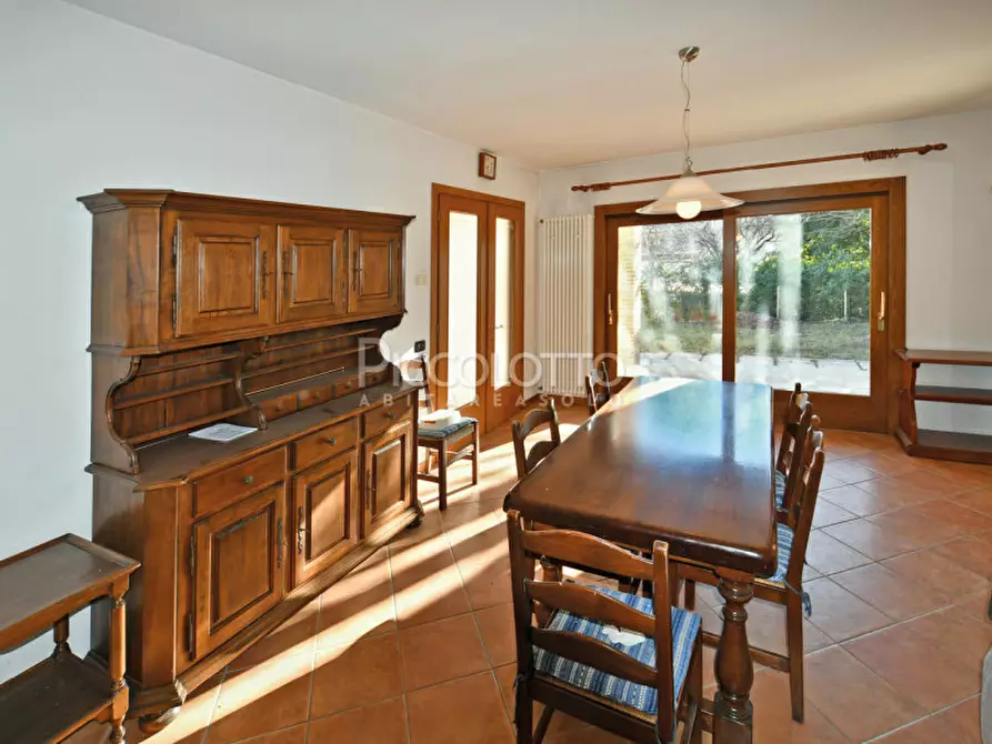 Immagine 6 di Villa in vendita  in Via San Pio X a Cavaso Del Tomba