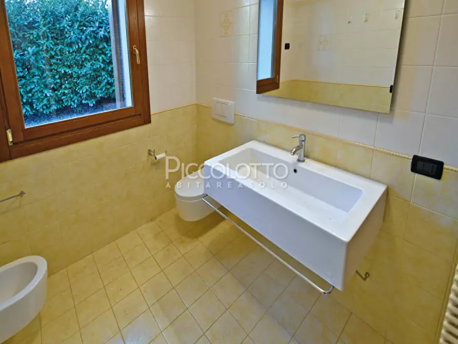 Immagine 9 di Villa in vendita  in Via San Pio X a Cavaso Del Tomba