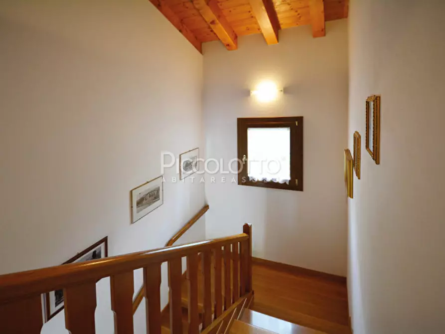 Immagine 10 di Villa in vendita  in Via San Pio X a Cavaso Del Tomba