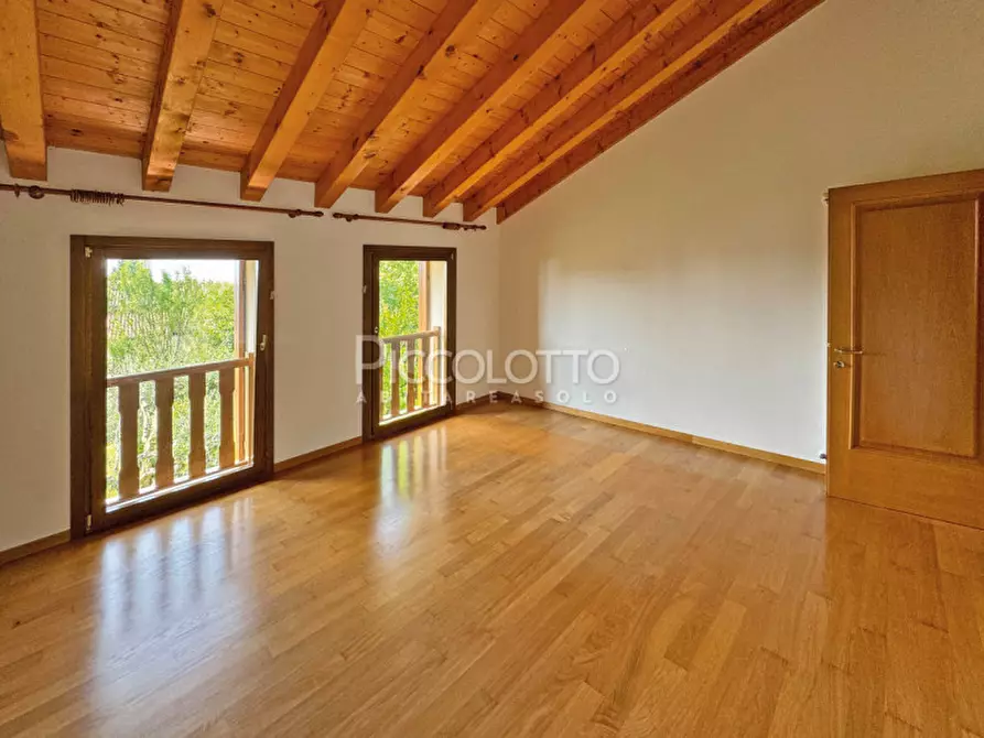 Immagine 11 di Villa in vendita  in Via San Pio X a Cavaso Del Tomba