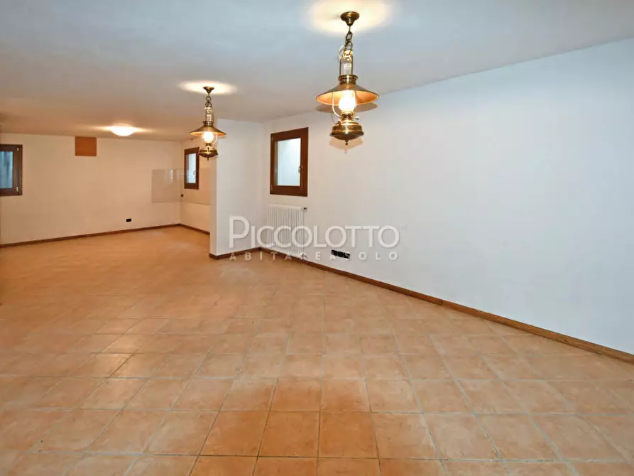 Immagine 19 di Villa in vendita  in Via San Pio X a Cavaso Del Tomba
