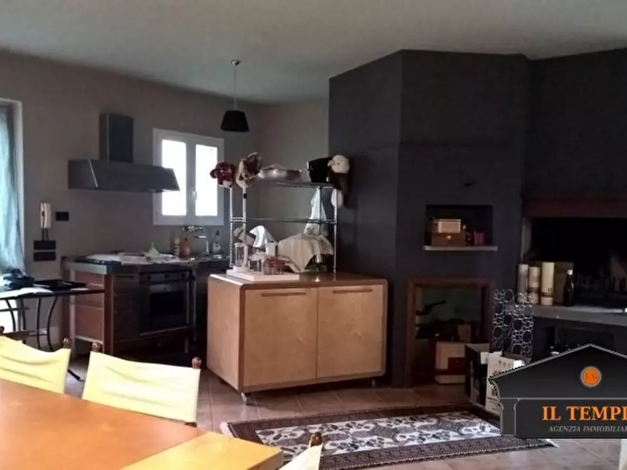 Immagine 2 di Villa in vendita  in VIA VAL CISMON a Thiene