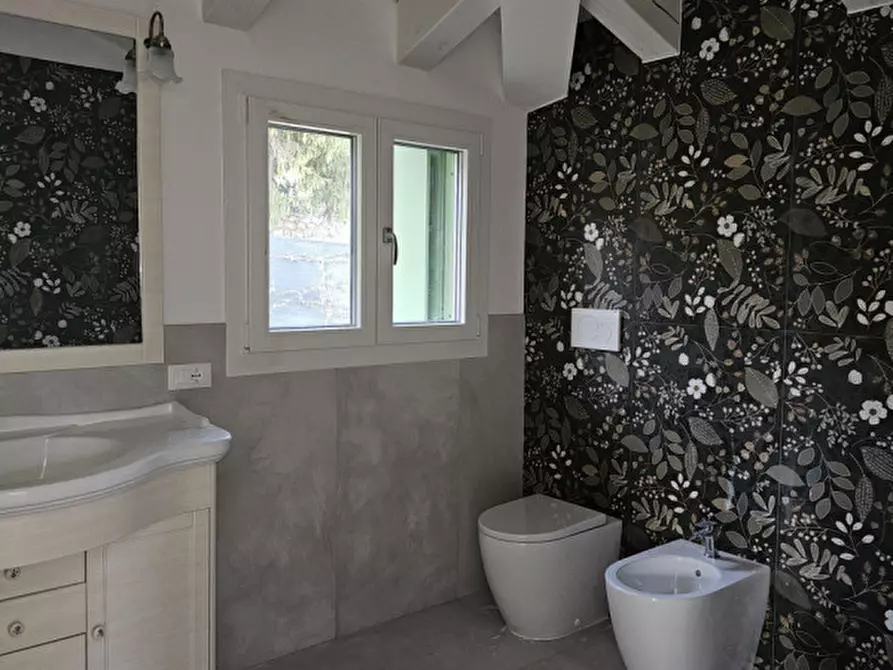 Immagine 2 di Casa indipendente in vendita  in PIAZZA RUMOR a Arcugnano