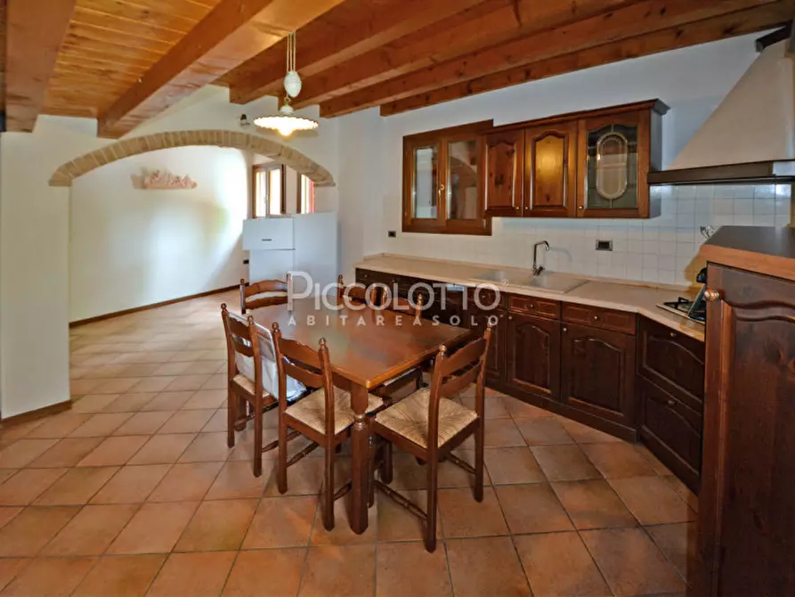 Immagine 2 di Appartamento in vendita  in piazza Fietta a Pieve Del Grappa