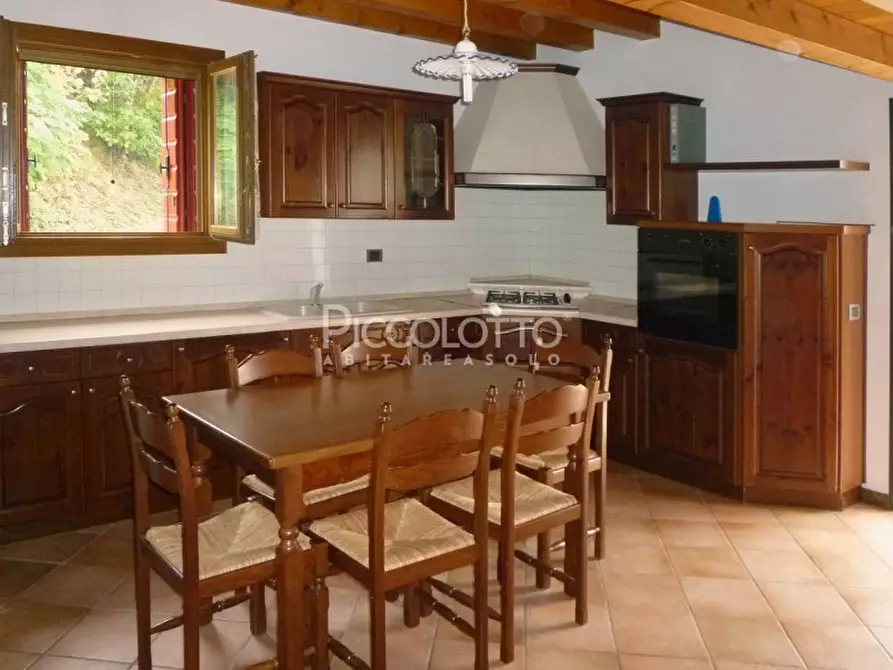 Immagine 3 di Appartamento in vendita  in piazza Fietta a Pieve Del Grappa