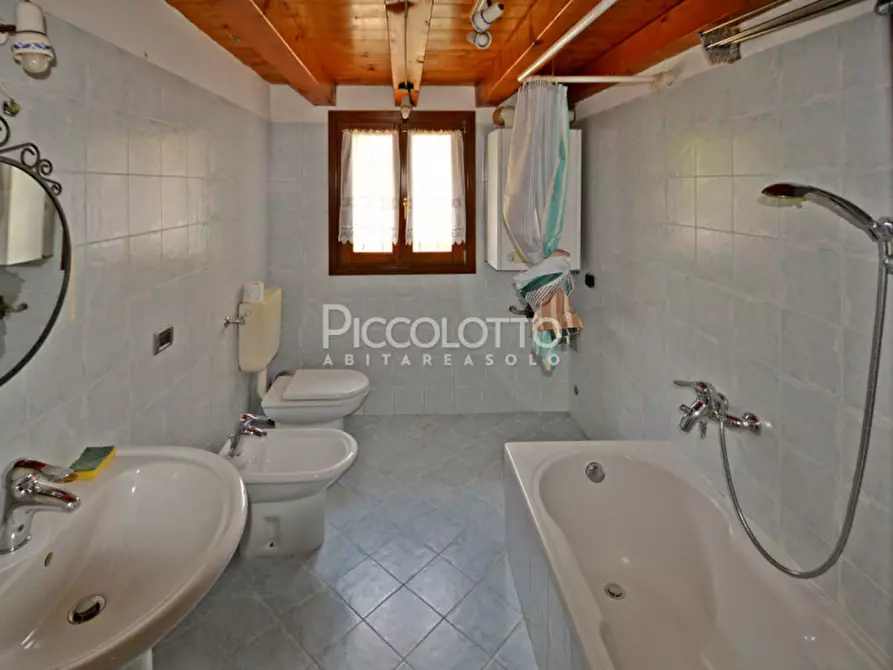 Immagine 8 di Appartamento in vendita  in piazza Fietta a Pieve Del Grappa