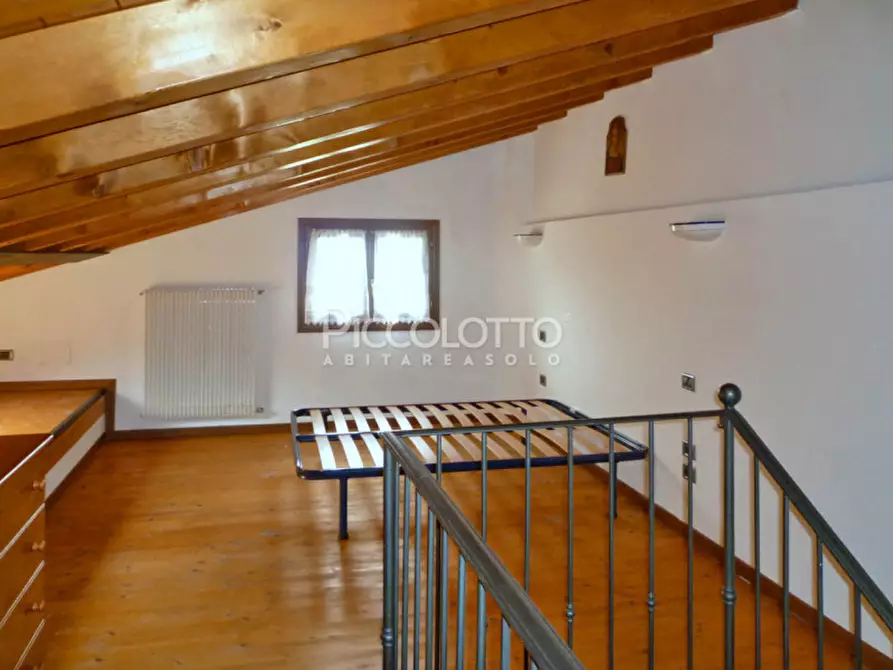 Immagine 11 di Appartamento in vendita  in piazza Fietta a Pieve Del Grappa