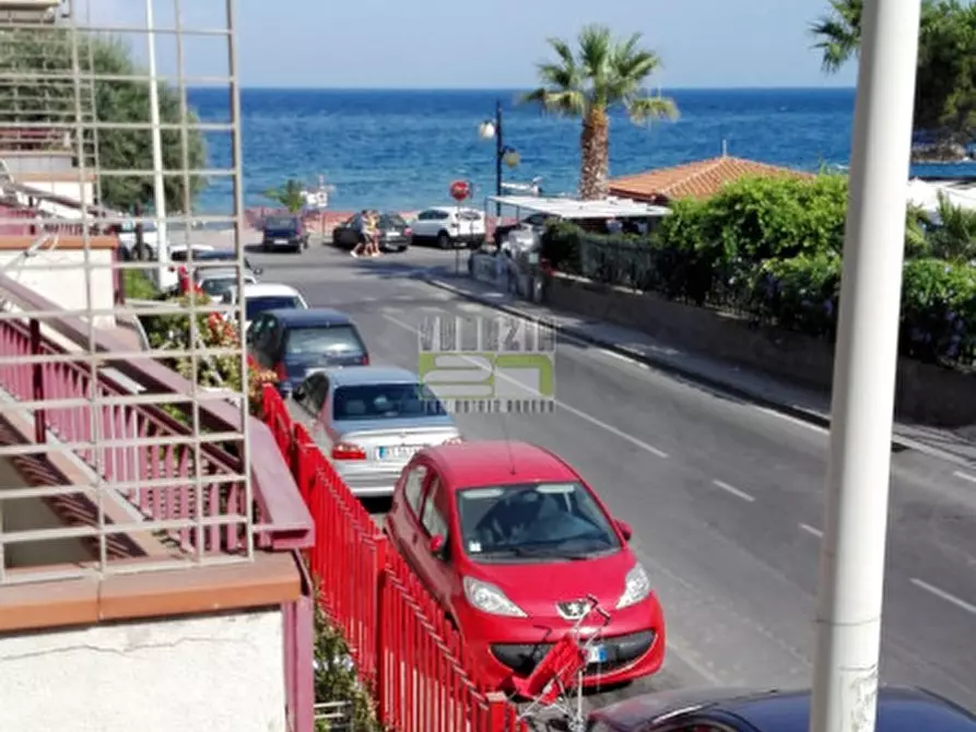 Immagine 2 di Appartamento in vendita  in Sant'Alessio via nazionale a Taormina