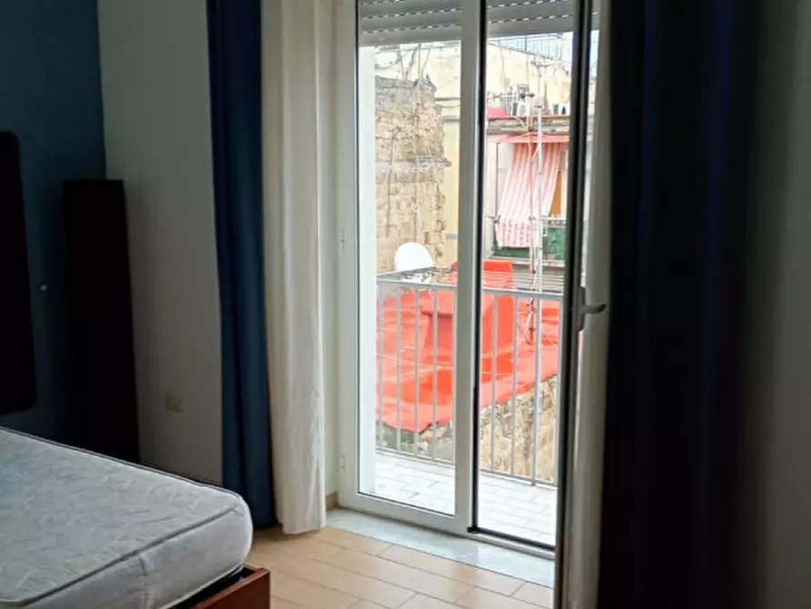 Immagine 13 di Appartamento in affitto  in vico cangiani al mercato 25 a Napoli