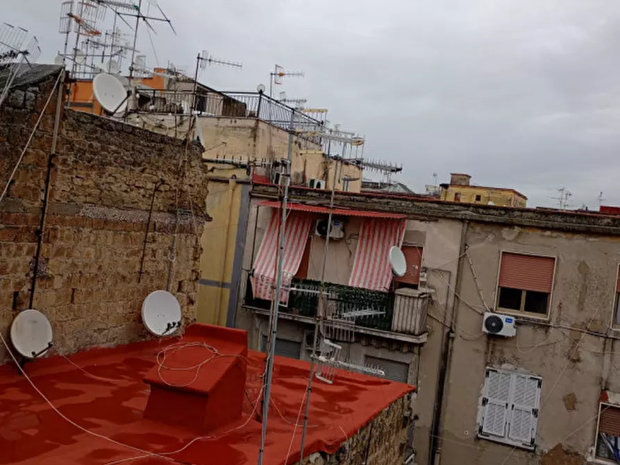 Immagine 29 di Appartamento in affitto  in vico cangiani al mercato 25 a Napoli