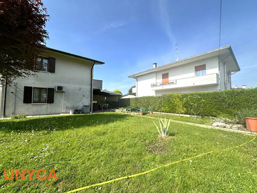 Immagine 2 di Casa bifamiliare in vendita  a Selvazzano Dentro