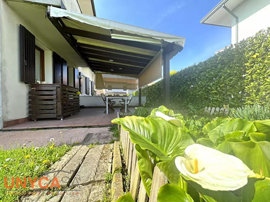 Immagine 3 di Casa bifamiliare in vendita  a Selvazzano Dentro