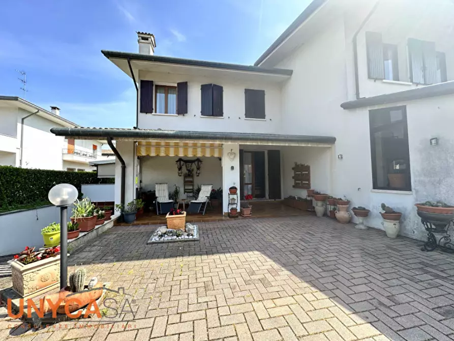 Immagine 9 di Casa bifamiliare in vendita  a Selvazzano Dentro