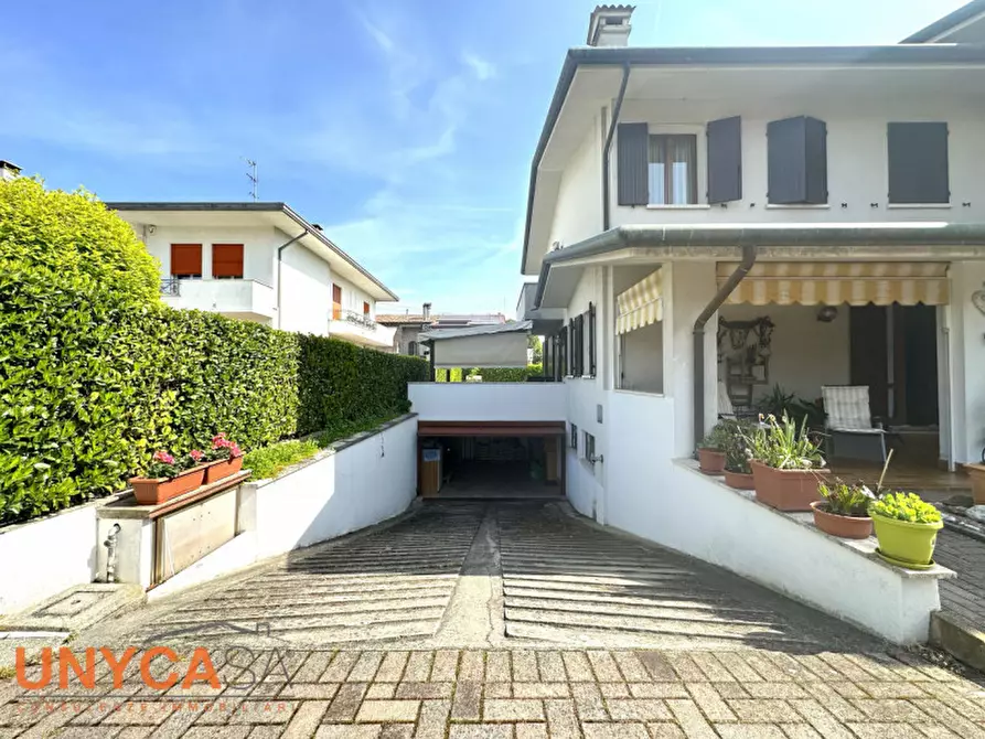 Immagine 12 di Casa bifamiliare in vendita  a Selvazzano Dentro