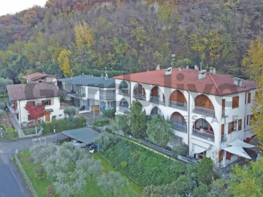 Immagine 23 di Appartamento in vendita  in Via delle Magnolie 13 a San Felice Del Benaco