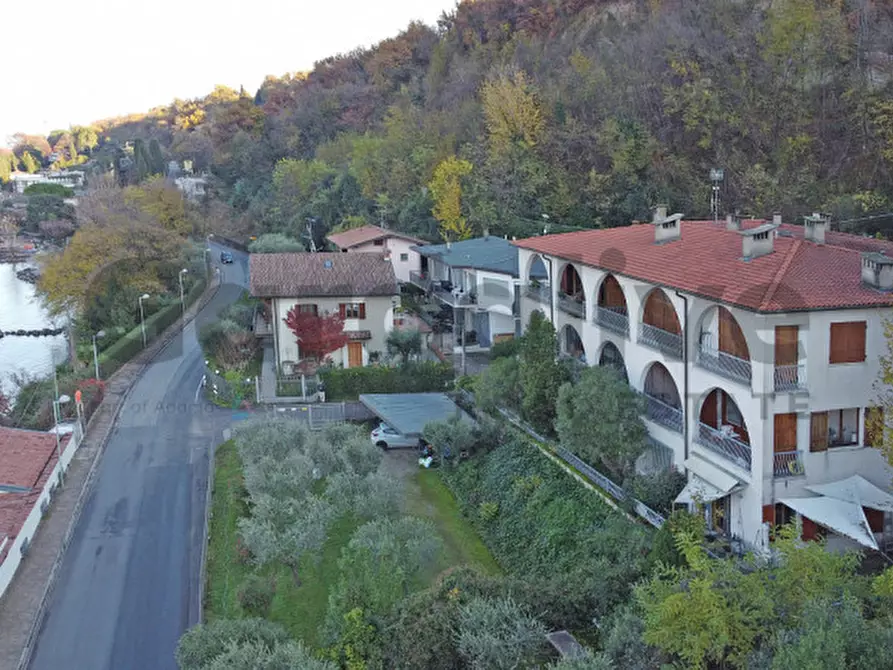 Immagine 24 di Appartamento in vendita  in Via delle Magnolie 13 a San Felice Del Benaco