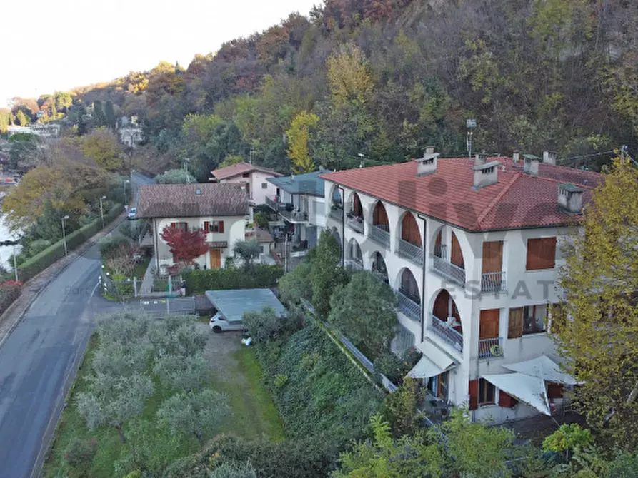 Immagine 25 di Appartamento in vendita  in Via delle Magnolie 13 a San Felice Del Benaco