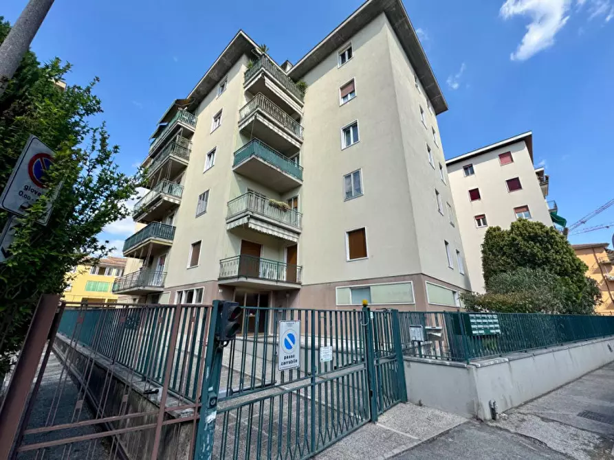 Immagine 1 di Appartamento in vendita  in Via Duse a Verona