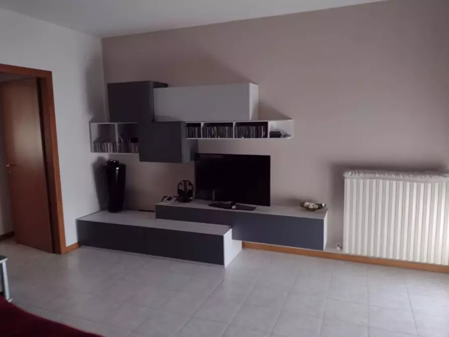 Immagine 1 di Appartamento in vendita  a Suzzara