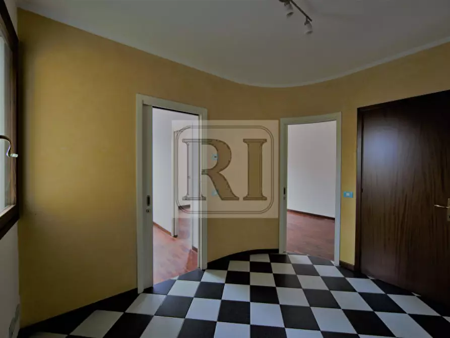 Immagine 2 di Ufficio in affitto  a Limena