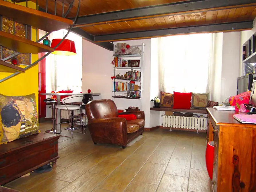 Immagine 1 di Appartamento in vendita  in via Cavour n° 7 a Sannazzaro De' Burgondi