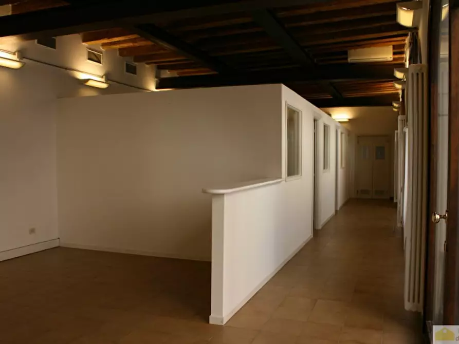 Immagine 1 di Ufficio in affitto  in Piazza del Castello 30 a Vicenza