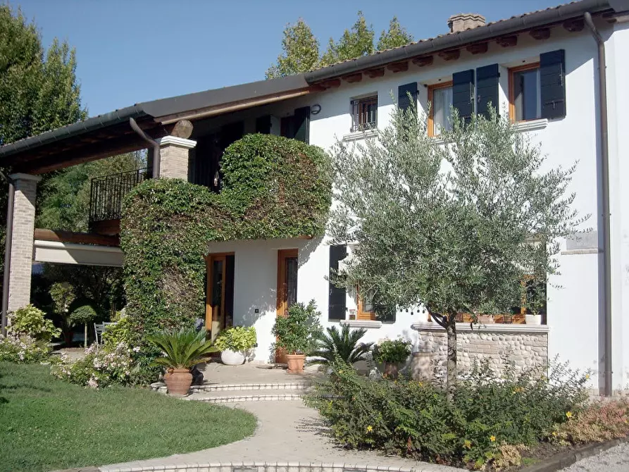 Immagine 1 di Villa in vendita  a Breda Di Piave