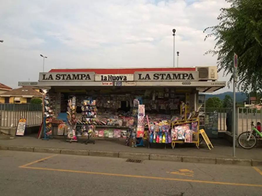 Immagine 2 di Negozio in vendita  in via generale carlo alberto dalla chiesa a Settimo Torinese