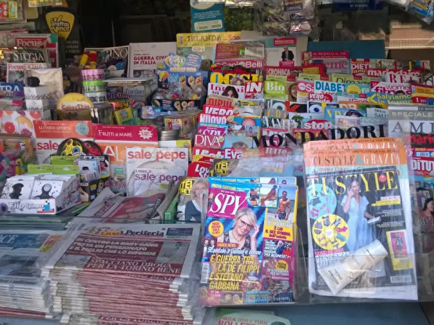 Immagine 5 di Negozio in vendita  in via generale carlo alberto dalla chiesa a Settimo Torinese