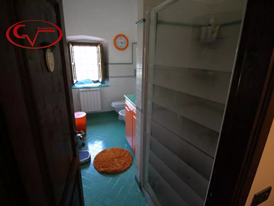 Immagine 20 di Villa in vendita  in 5 km a Figline E Incisa Valdarno