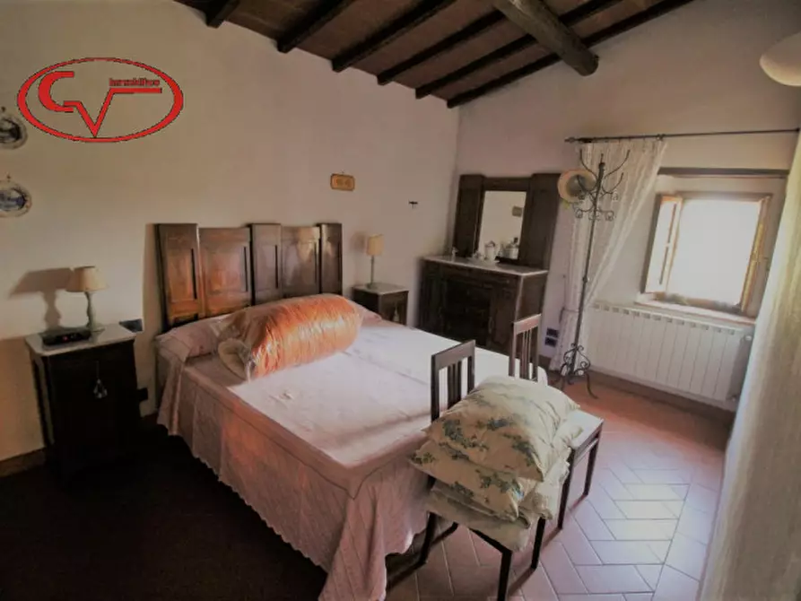 Immagine 21 di Villa in vendita  in 5 km a Figline E Incisa Valdarno