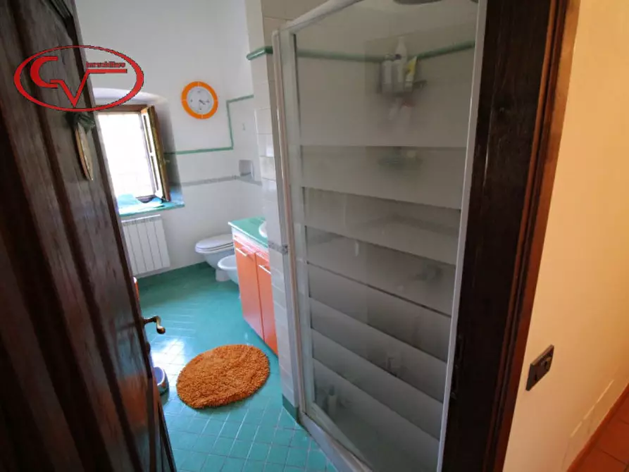 Immagine 23 di Villa in vendita  in 5 km a Figline E Incisa Valdarno