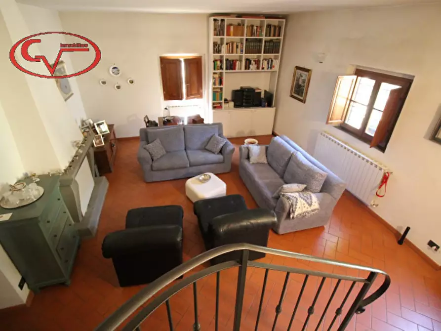 Immagine 24 di Villa in vendita  in 5 km a Figline E Incisa Valdarno