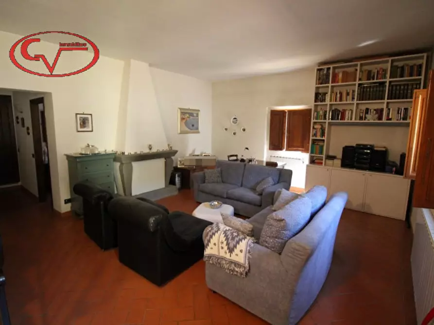 Immagine 25 di Villa in vendita  in 5 km a Figline E Incisa Valdarno