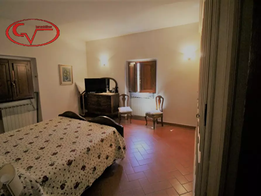 Immagine 28 di Villa in vendita  in 5 km a Figline E Incisa Valdarno