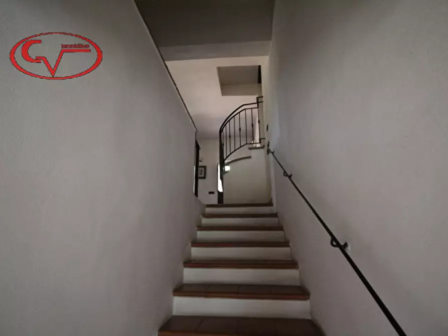 Immagine 31 di Villa in vendita  in 5 km a Figline E Incisa Valdarno