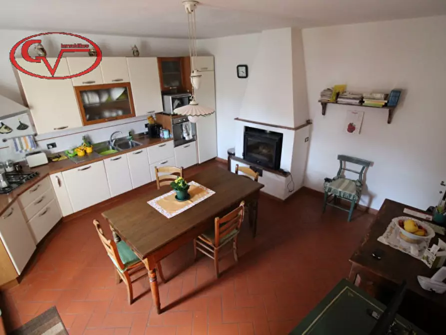 Immagine 32 di Villa in vendita  in 5 km a Figline E Incisa Valdarno