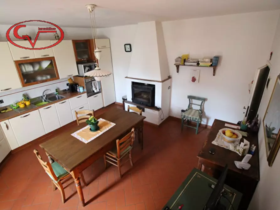 Immagine 33 di Villa in vendita  in 5 km a Figline E Incisa Valdarno