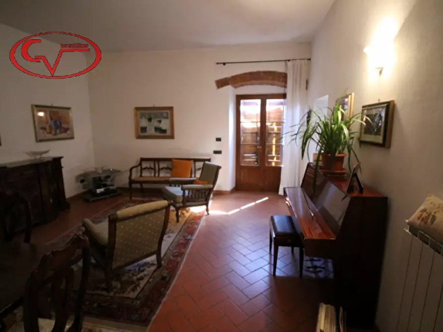 Immagine 37 di Villa in vendita  in 5 km a Figline E Incisa Valdarno