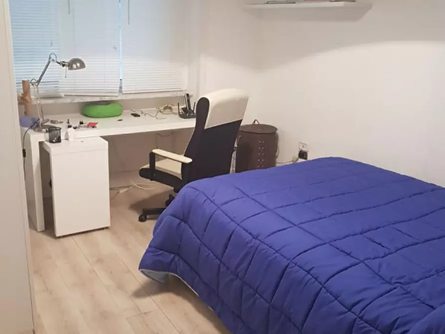 Immagine 2 di Appartamento in affitto  in via posillipo 405 a Napoli