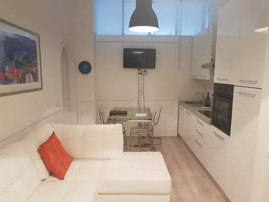 Immagine 3 di Appartamento in affitto  in via posillipo 405 a Napoli