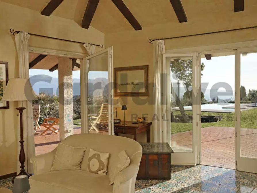 Immagine 5 di Villa in vendita  in Via Paradiso, 2 a San Felice Del Benaco