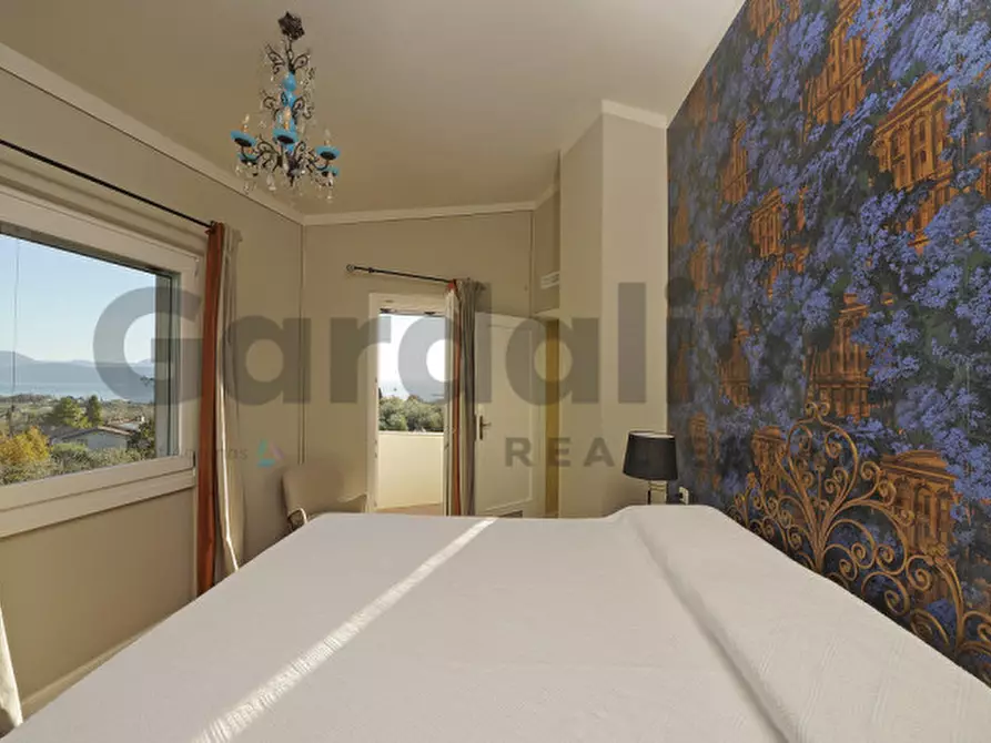 Immagine 9 di Villa in vendita  in Via Paradiso, 2 a San Felice Del Benaco